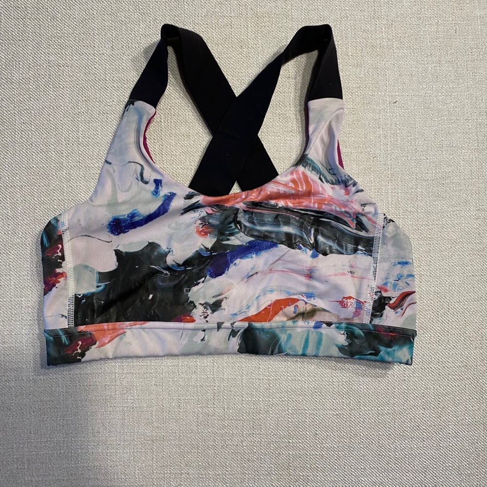 Lululemon sports bra
